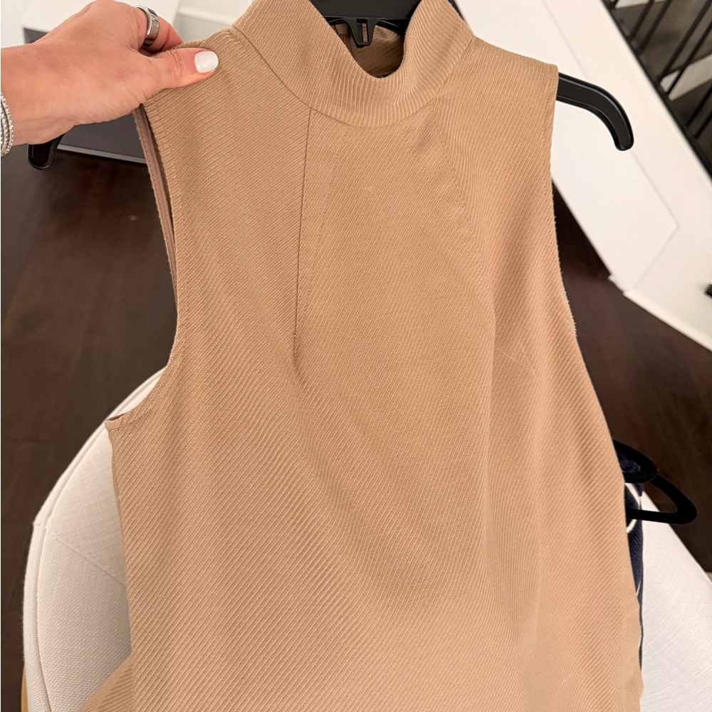 Trina Turk like new Small size 2 wool sleeveless tunic